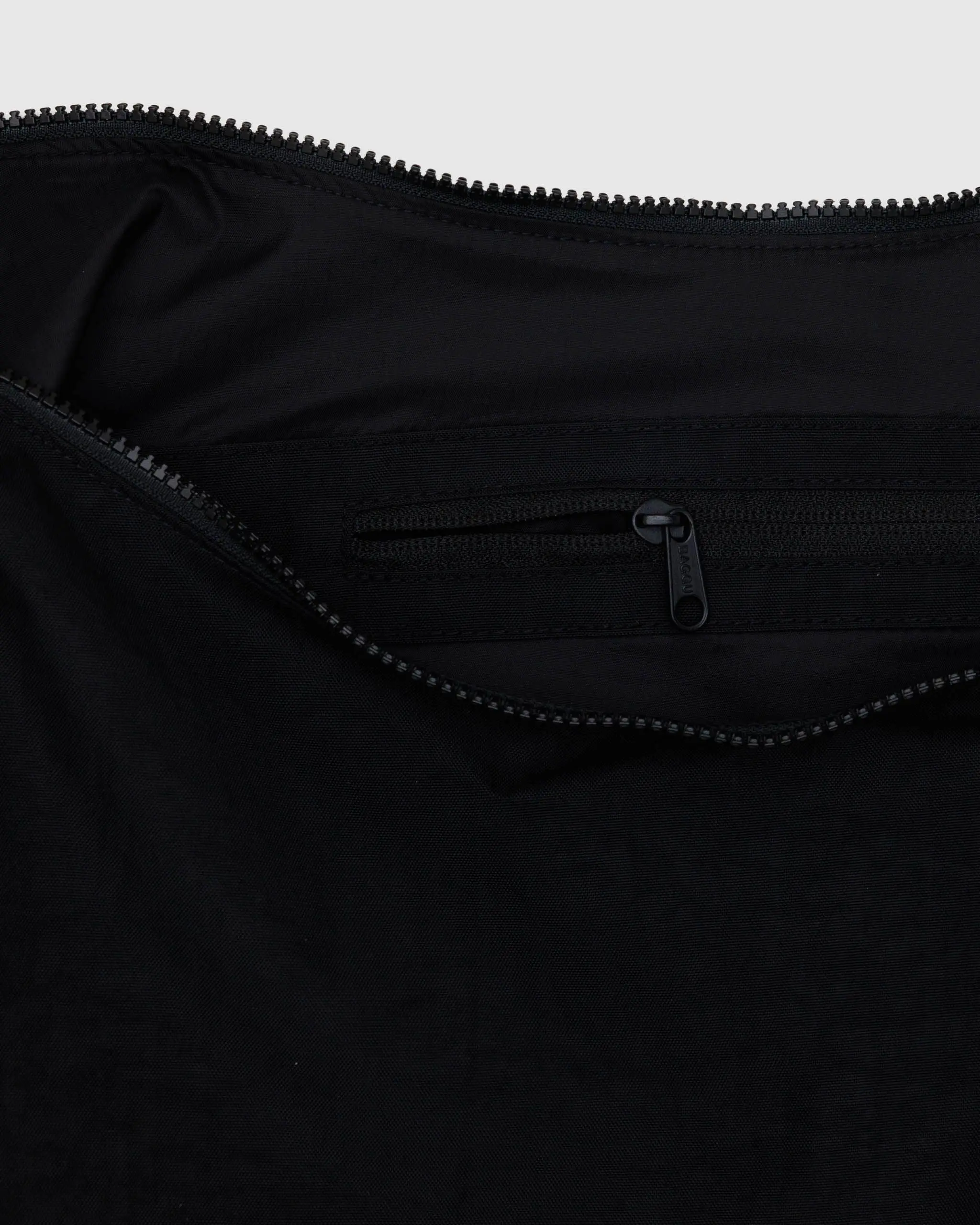 Large Nylon Crescent Bag Black 41" - Image 4